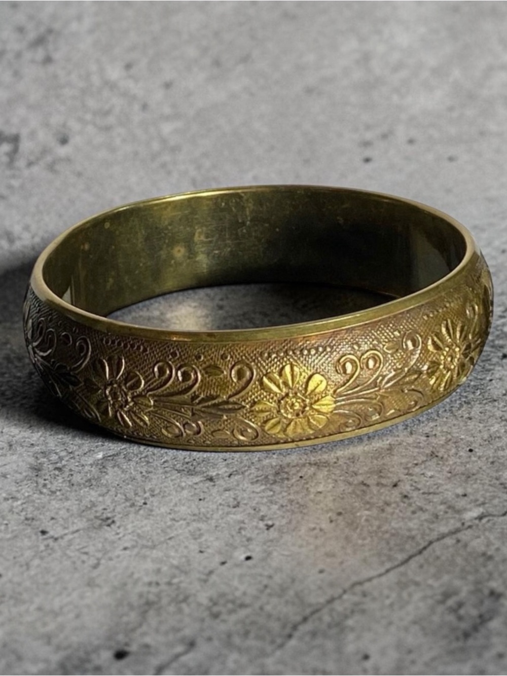Vintage Victorian Brass Bronze Gold Toned Filigree Etched Bangle Bracelet